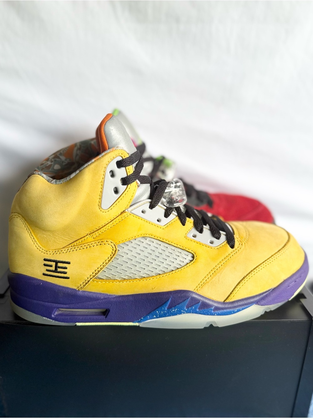 AUTHENTIC Jordan 5 Retro “What The” size 11.5 CZ5725-700 2020 PRE-OWNED
